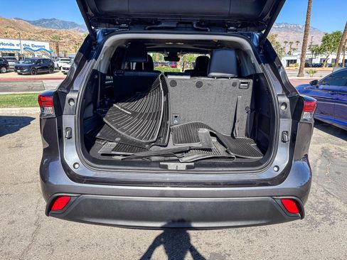Certified 2024 Toyota Highlander XLE AWD/4WD image 13