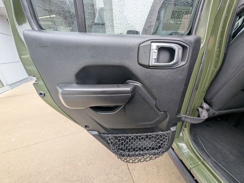 Used 2021 Jeep Wrangler Unlimited Sport image 43