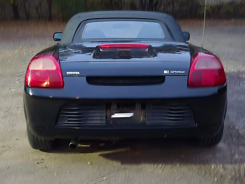 Used 2000 Toyota MR2 RWD image 5