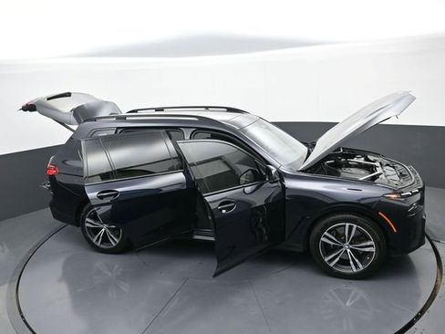 Used 2024 BMW X7 xDrive40i w/ Executive Package image 41