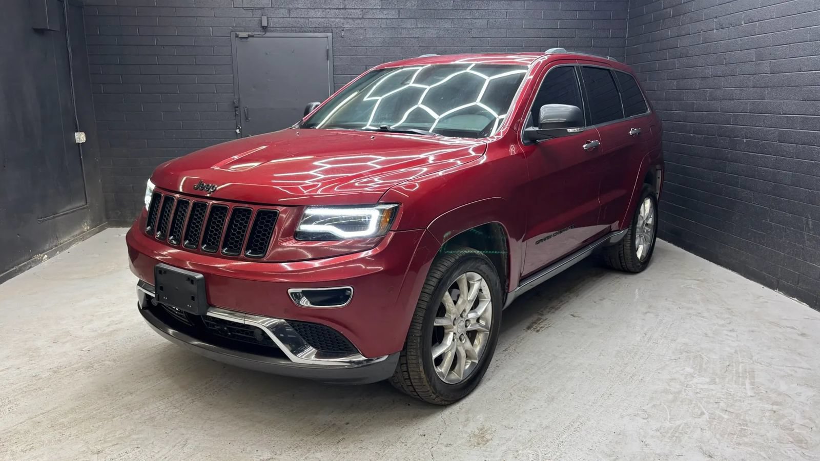 Used 2014 Jeep Grand Cherokee Summit AWD/4WD image 2