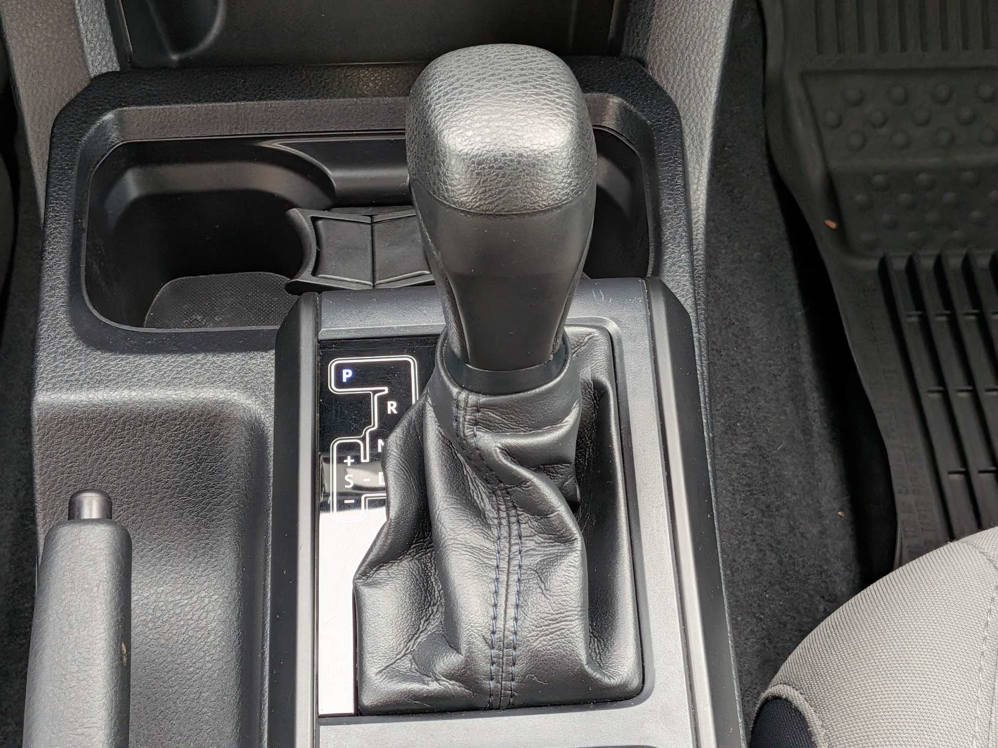 Used 2019 Toyota Tacoma SR w/ SR Convenience Package RWD image 19