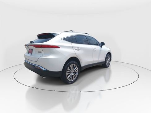 Used 2021 Toyota Venza XLE w/ Softex Package AWD/4WD image 8