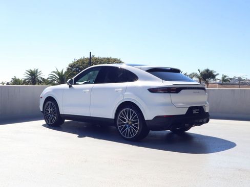 Certified 2023 Porsche Cayenne S w/ Premium Package Plus AWD/4WD image 3