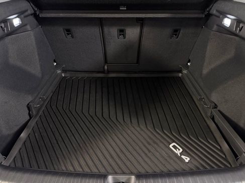 Used 2024 Audi Q4 e-tron Prestige AWD/4WD image 30