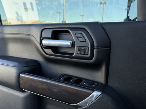 Used 2020 GMC Sierra 2500 SLT w/ SLT Premium Plus Package image 24