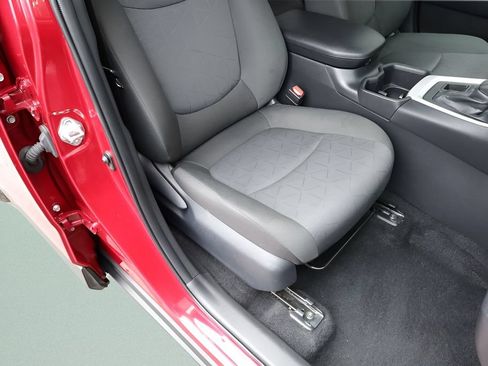 Certified 2025 Toyota RAV4 XLE AWD/4WD image 24