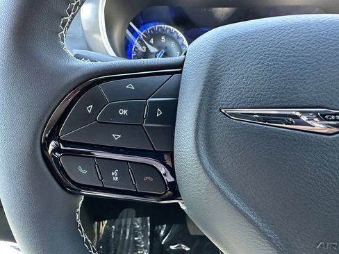 New 2026 Chrysler Pacifica Select w/ S Appearance Package FWD image 22
