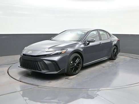 Used 2026 Toyota Camry SE FWD image 28