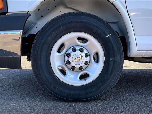 New 2025 Chevrolet Express 3500 Work Van w/ Power Convenience Package image 12