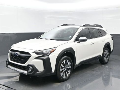Used 2025 Subaru Outback Touring image 1