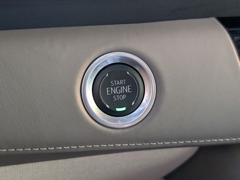 Used 2024 Cadillac Escalade Sport Platinum w/ LPO, ONYX Package AWD/4WD image 36