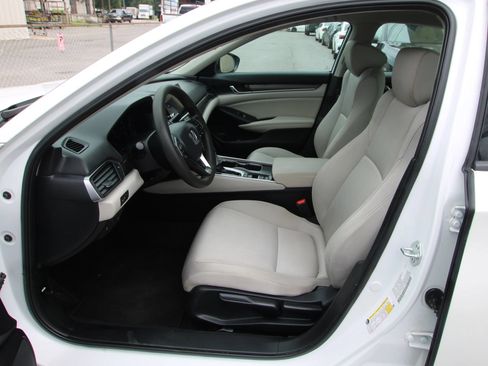Used 2022 Honda Accord LX image 9
