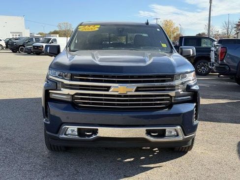 Used 2020 Chevrolet Silverado 1500 High Country w/ Technology Package image 3