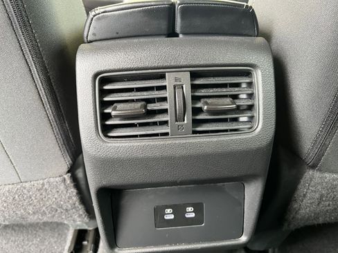 Used 2025 Nissan Rogue SV image 24