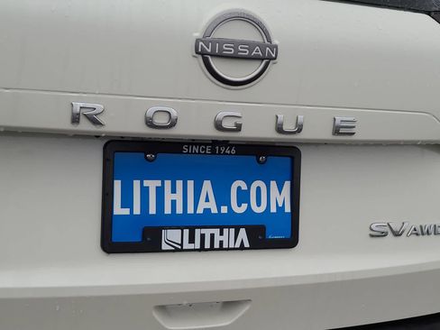 Used 2023 Nissan Rogue SV image 15