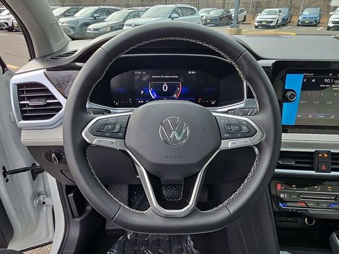 New 2026 Volkswagen Taos SE AWD/4WD image 18