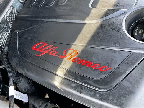 Used 2022 Alfa Romeo Stelvio Veloce image 32