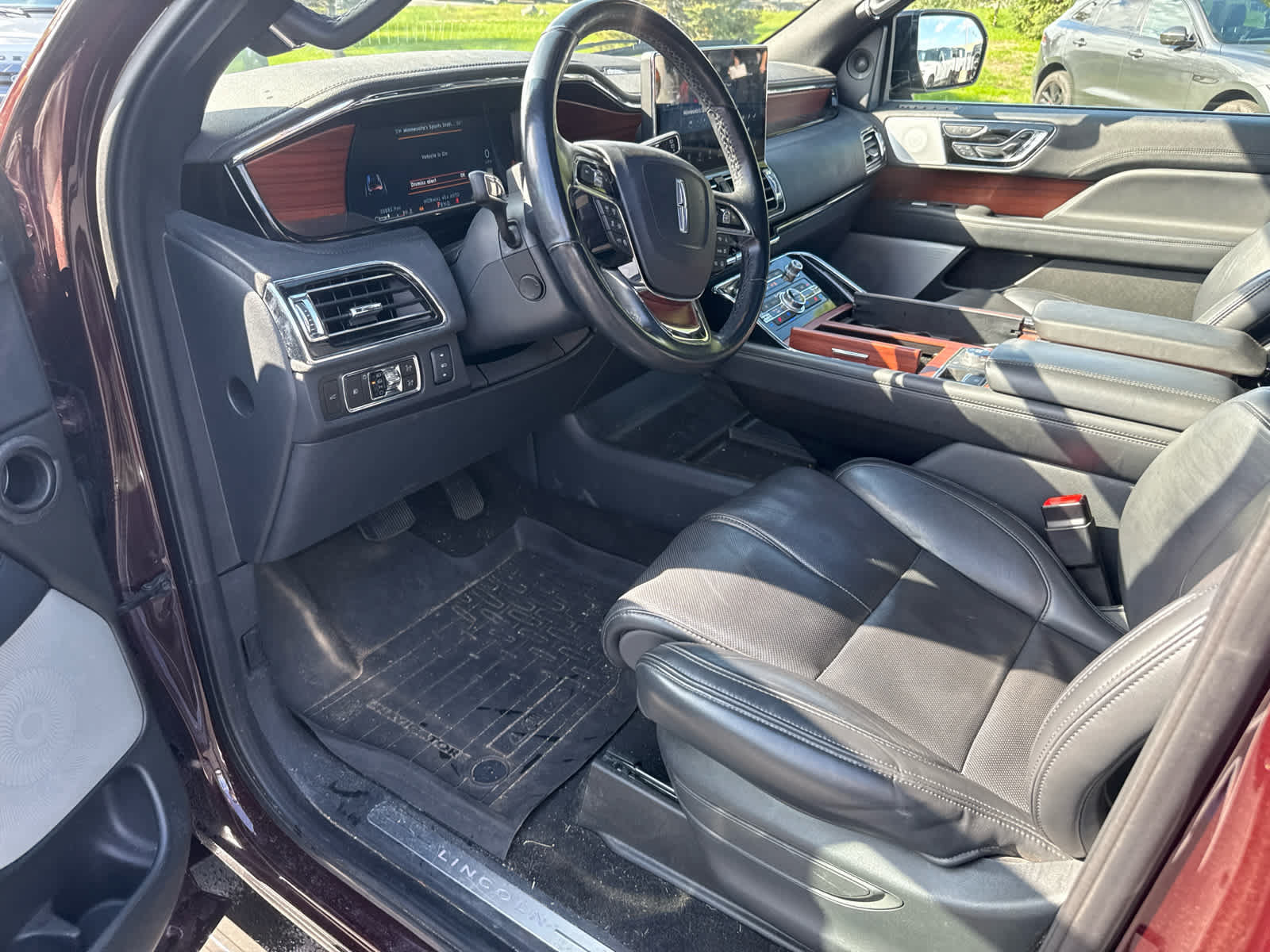 Used 2023 Lincoln Navigator L Reserve AWD/4WD image 15