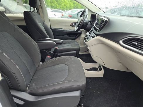 Used 2024 Chrysler Voyager LX FWD image 13