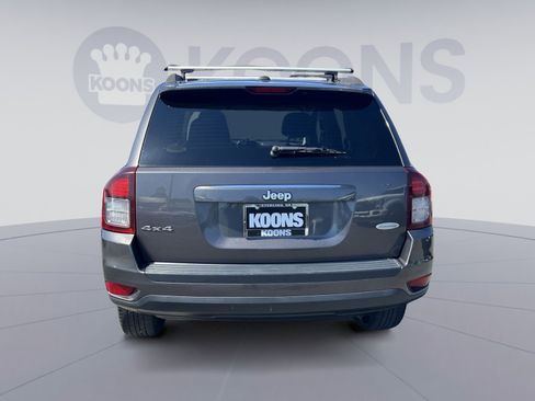 Used 2017 Jeep Compass Latitude image 5