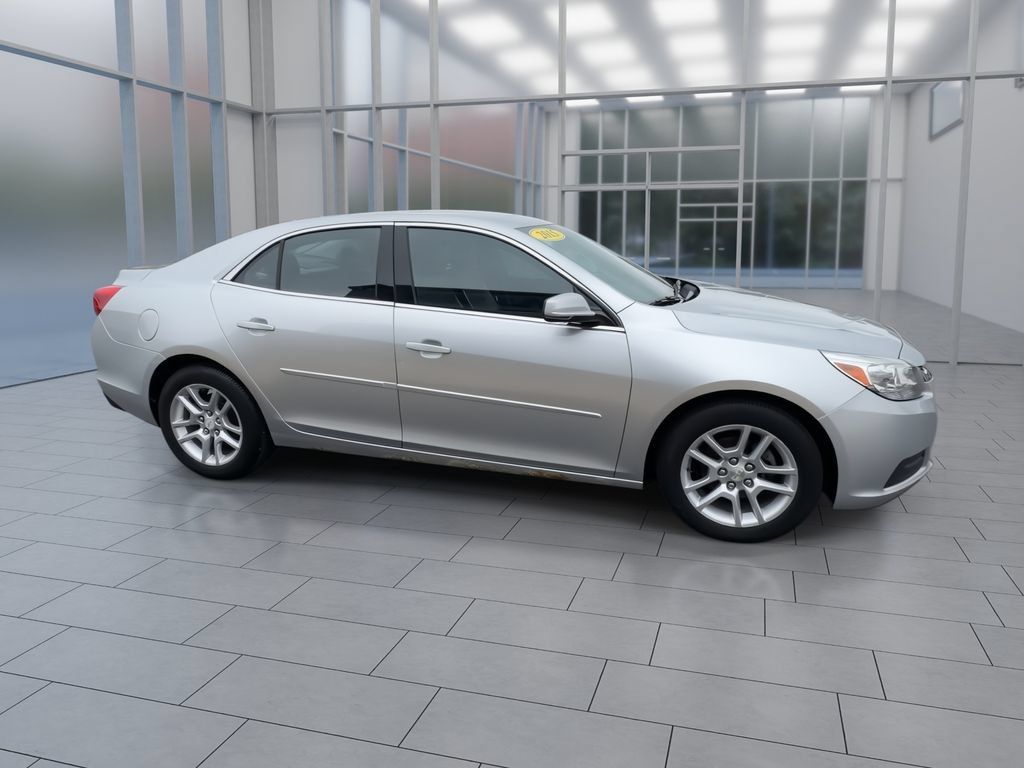 Used 2015 Chevrolet Malibu LT w/ Power Convenience Package FWD image 9
