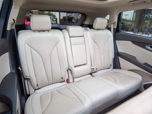 Used 2019 Lincoln Nautilus Reserve FWD image 33