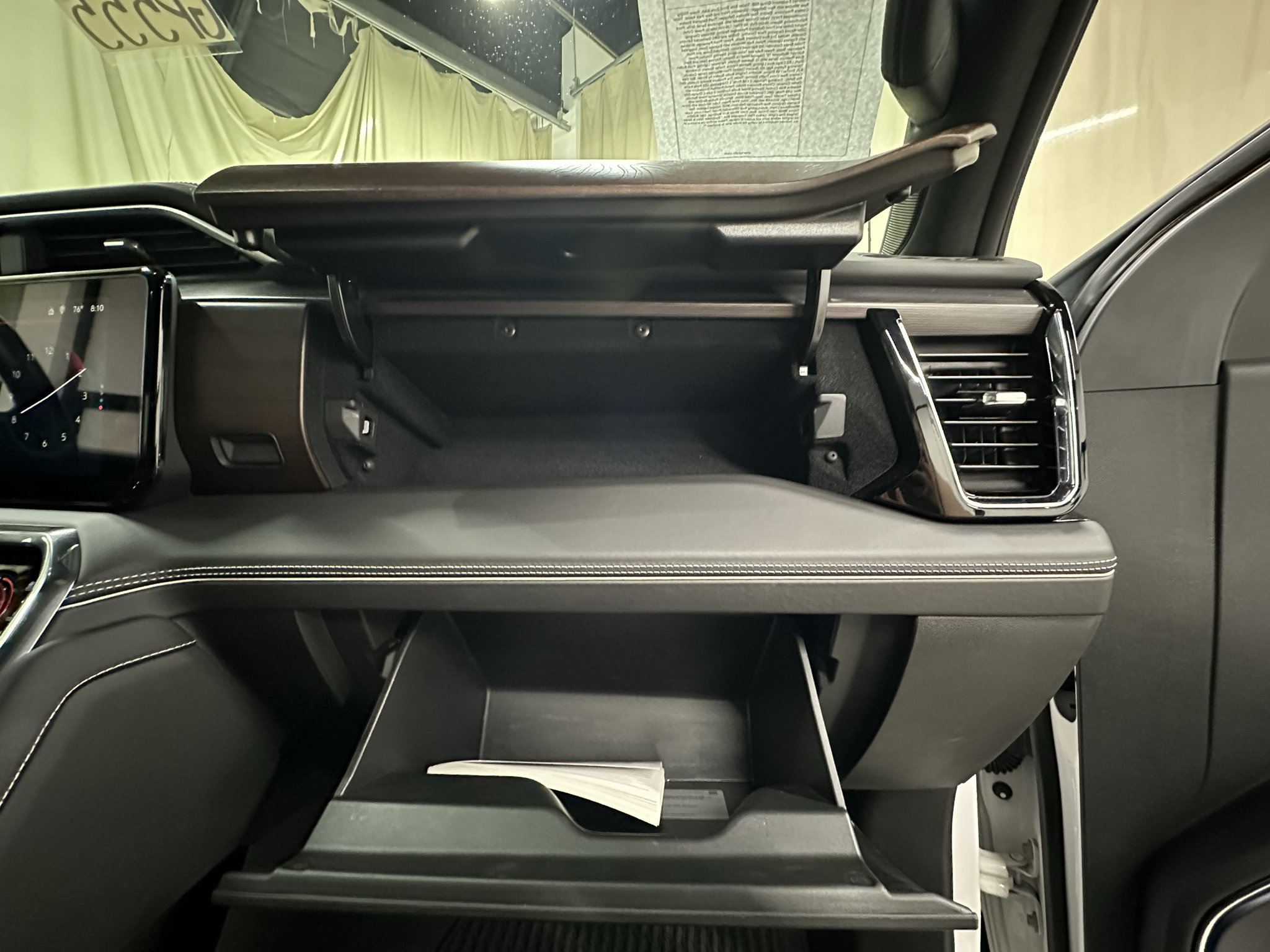 Certified 2024 GMC Sierra 1500 Denali Ultimate AWD/4WD image 16