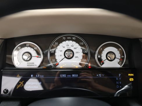 Used 2014 Rolls-Royce Wraith RWD image 39