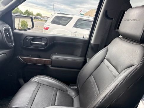 Used 2019 GMC Sierra 1500 Denali w/ Denali Ultimate Package AWD/4WD image 10