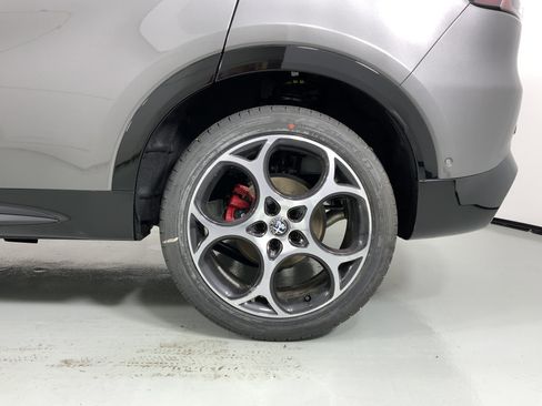 New 2025 Alfa Romeo Tonale w/ Premium Package image 12