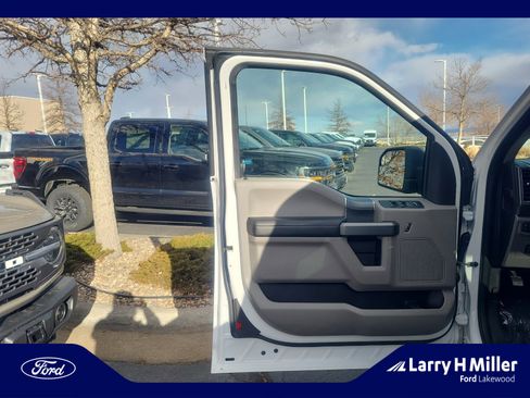 Used 2017 Ford F150 XLT w/ Equipment Group 302A Luxury image 13