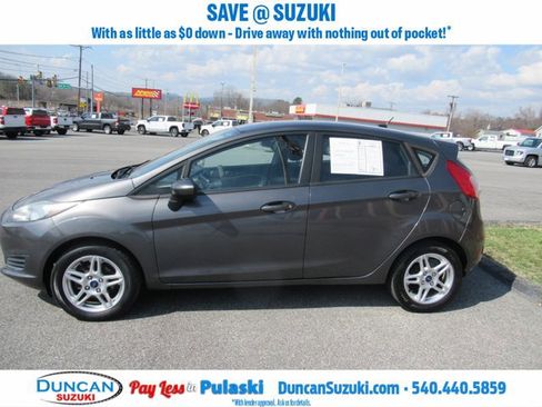 Used 2017 Ford Fiesta SE image 6