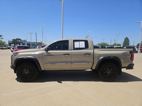 Used 2024 Chevrolet Colorado Trail Boss w/ Technology Package AWD/4WD image 6