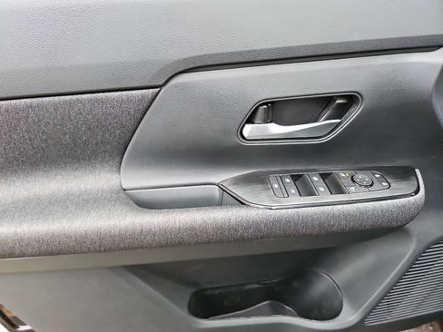 New 2026 Nissan Kicks SV image 10