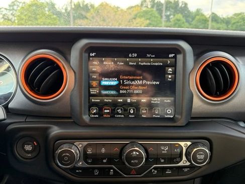Used 2020 Jeep Gladiator Mojave AWD/4WD image 18