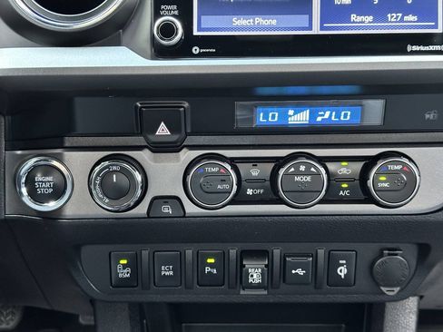 Used 2022 Toyota Tacoma TRD Off-Road w/ Technology Package AWD/4WD image 35
