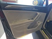 Used 2022 Volkswagen Tiguan SE R-Line AWD/4WD image 12
