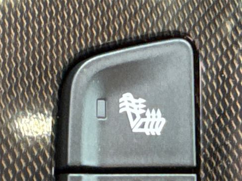 Used 2022 GMC Acadia AT4 w/ Technology Package image 29