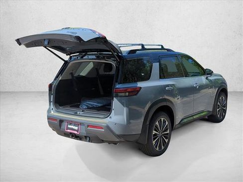 New 2026 Nissan Pathfinder Platinum AWD/4WD image 8