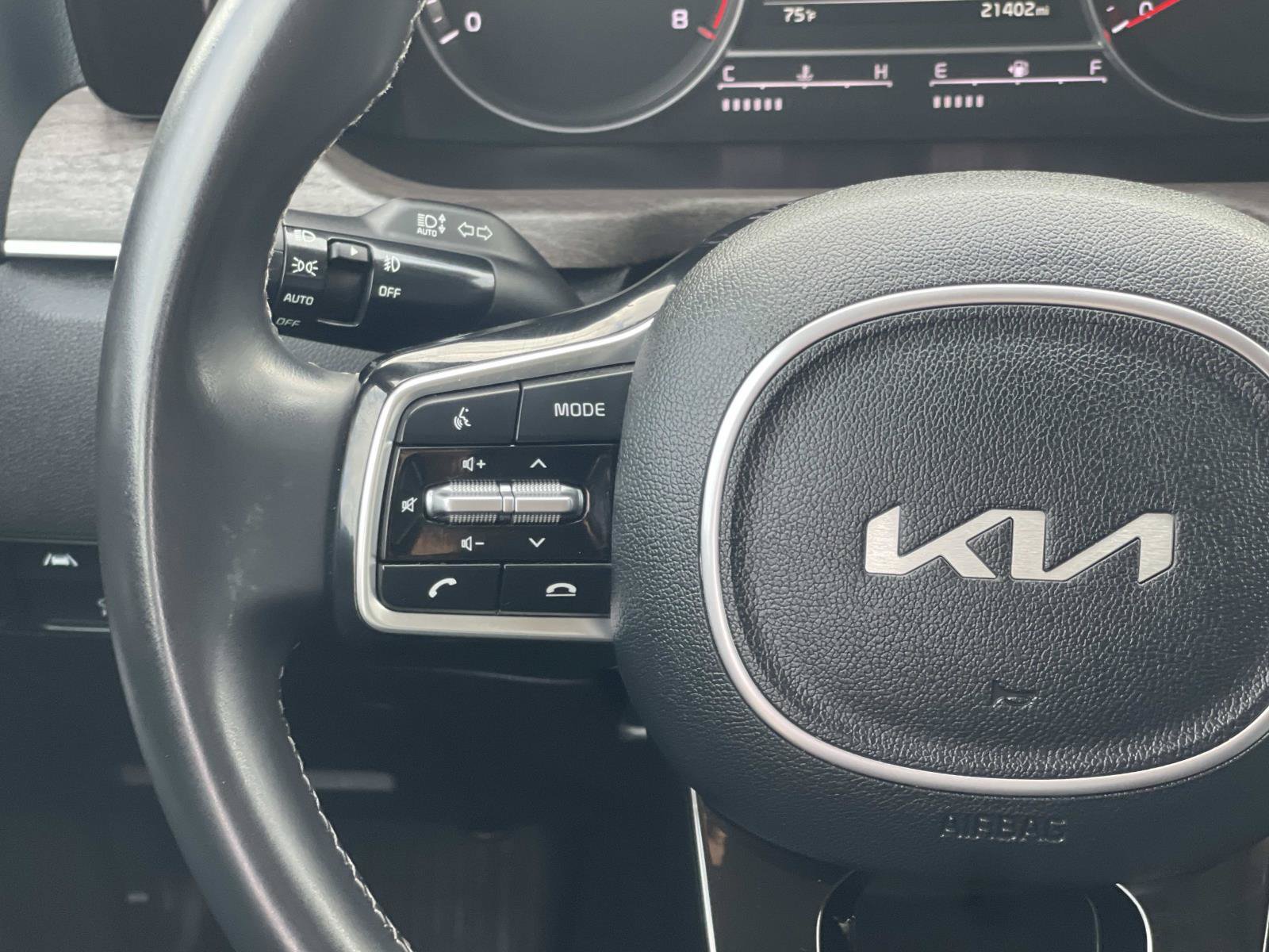 Used 2023 Kia Sorento EX w/ Panoramic Sunroof Package FWD image 9