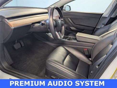 Used 2019 Tesla Model 3 Standard Range image 6