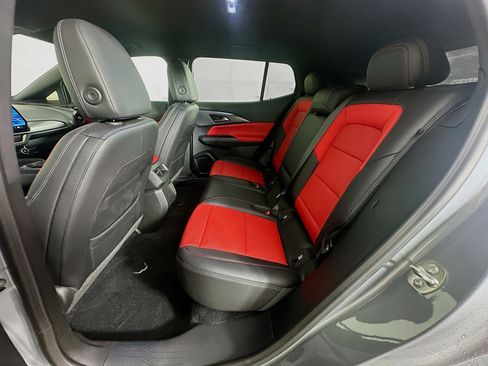 Used 2025 Chevrolet Equinox EV RS FWD image 27
