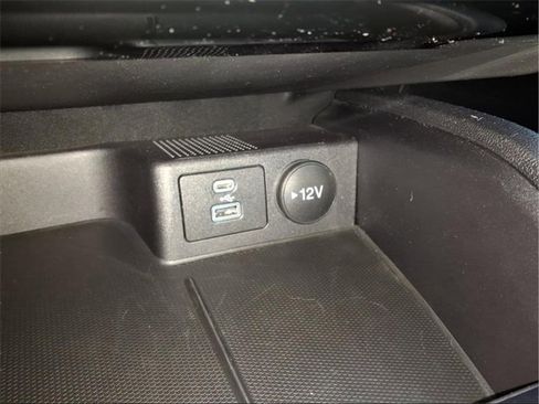 Used 2022 Ford Escape SE image 21