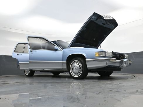 Used 1992 Cadillac De Ville Base image 39