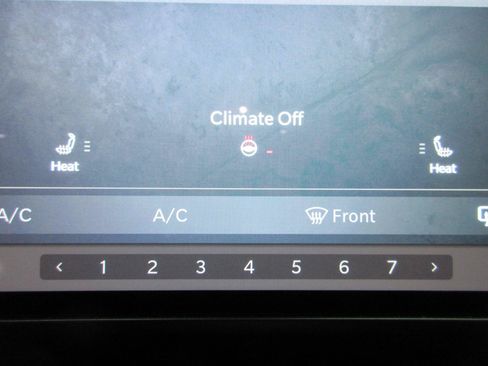 Used 2024 Jeep Wrangler Unlimited Sahara w/ Technology Group AWD/4WD image 33
