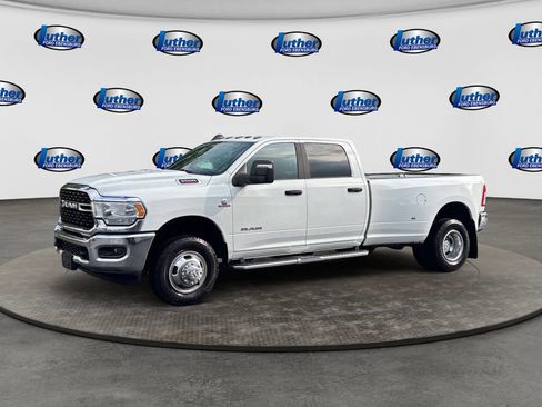 Used 2024 RAM 3500 Big Horn AWD/4WD image 1