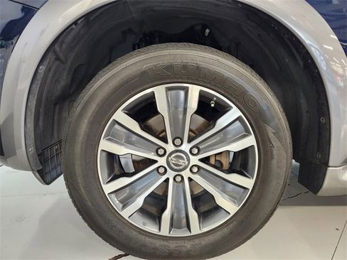 Used 2017 Nissan Armada SL w/ Interior Lighting Package image 8