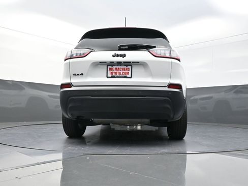 Used 2023 Jeep Cherokee Altitude Lux image 28