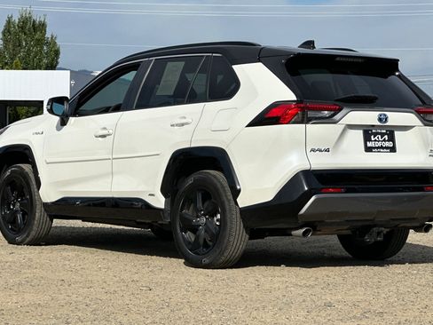 Used 2021 Toyota RAV4 XSE AWD/4WD image 7
